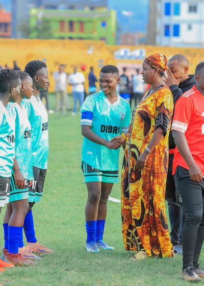 players greeting tournament officials before the match